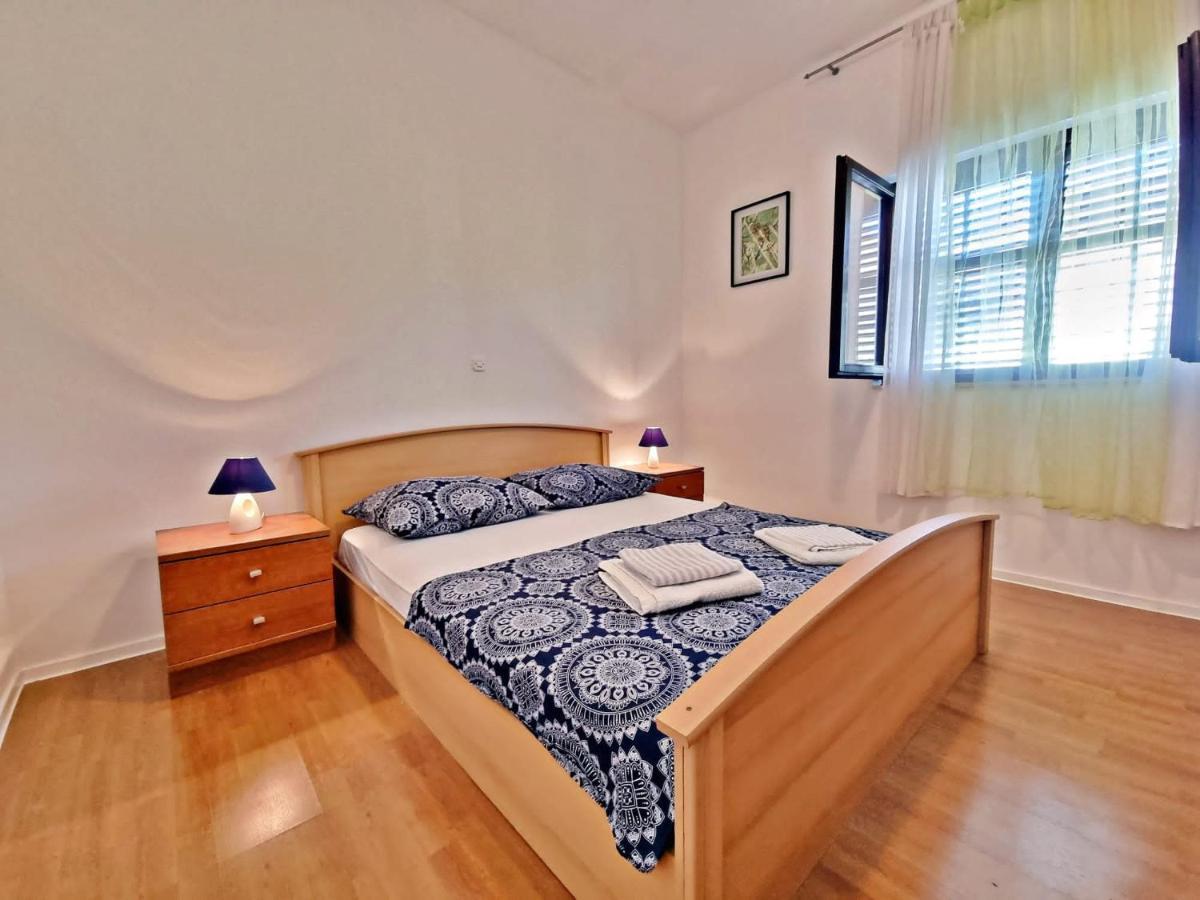 Apartman Irena With Terase End Private Parking Donji Okrug  Exterior photo