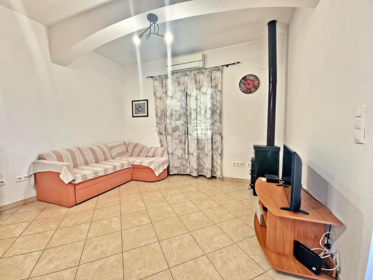 Apartman Irena With Terase End Private Parking Donji Okrug  Exterior photo